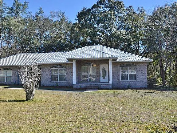 3 bed, 1350 sqft, $2,350 — Photo 1