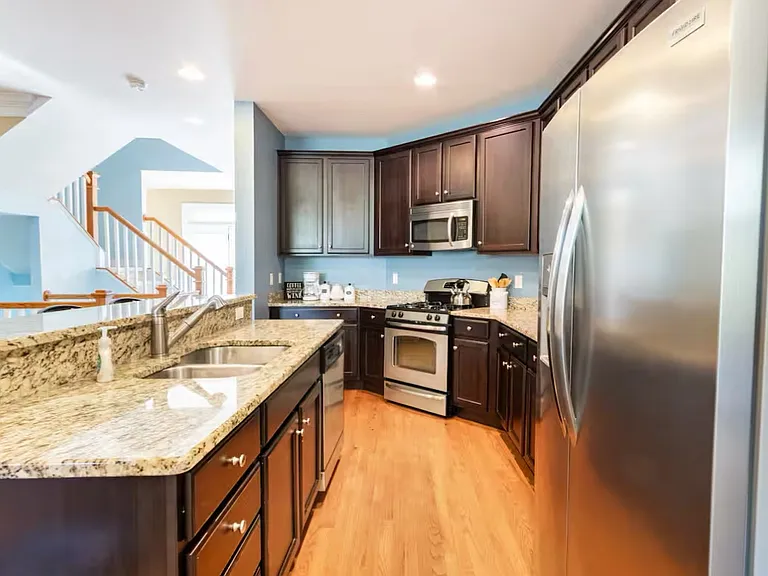 21235 Catalina Cir — Photo 9