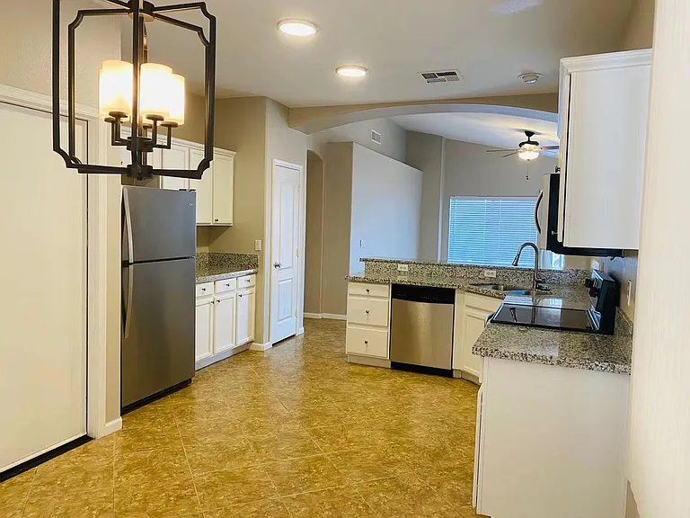 8618 W Paradise Dr — Photo 11