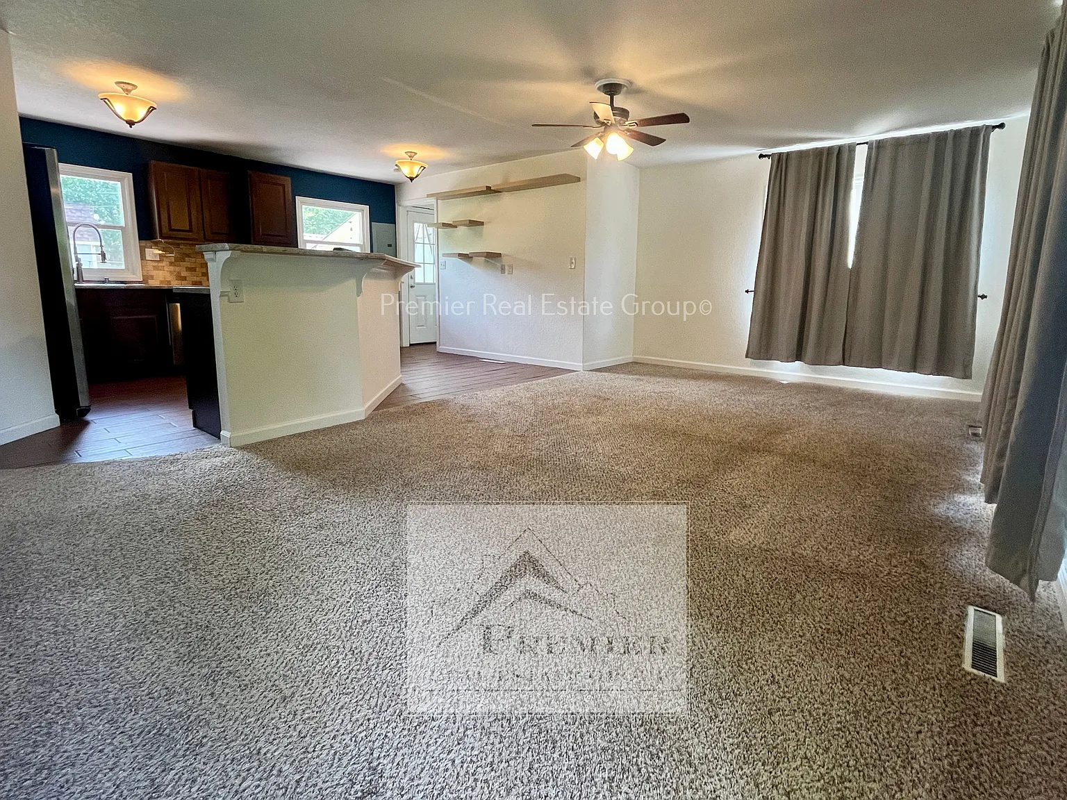 4 bed, 1728 sqft, $2,035 — Photo 3
