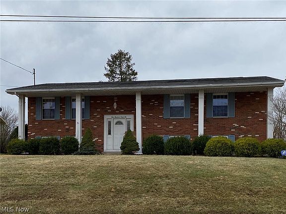 2nd image of 146 N Hills Dr