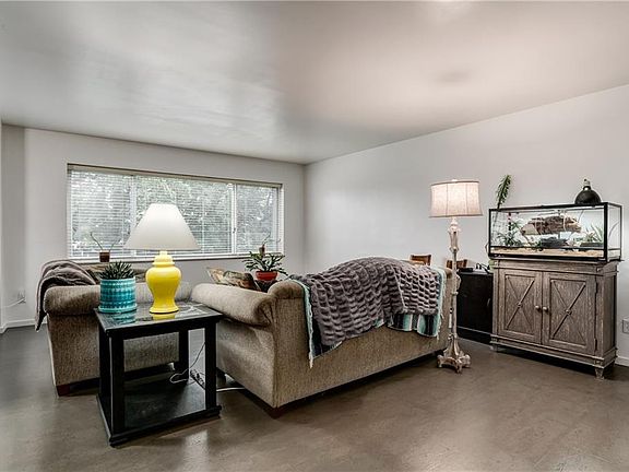3rd image of 4550 Warwick Blvd APT 411