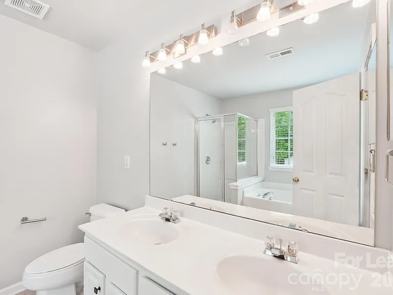 14417 Laurel Tree Ln — Photo 41
