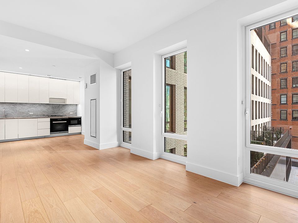 1st image of 15 W 61st St #4E