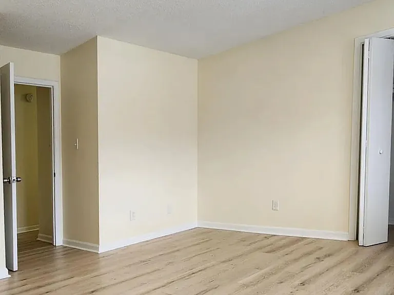 800 Fargo St #B1 — Photo 9
