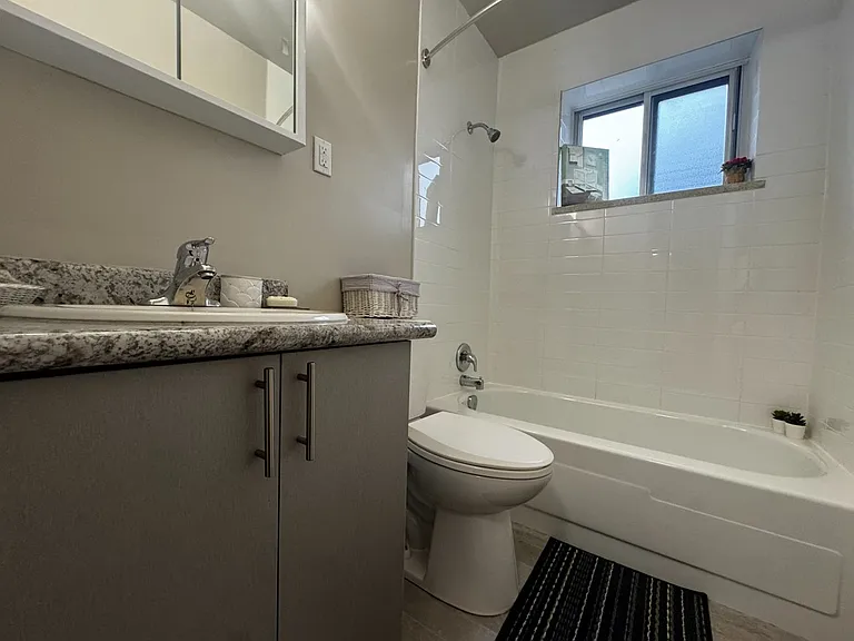 52 Park St E — Photo 11