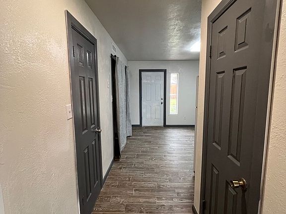 4th image of 1240 Northcliff Ave