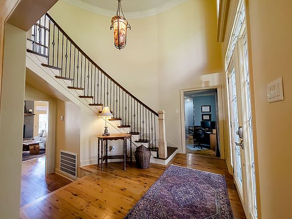 2nd image of 264 Evangeline Dr