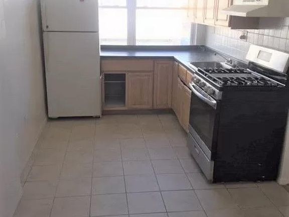 2nd image of 100 Ashby Rd