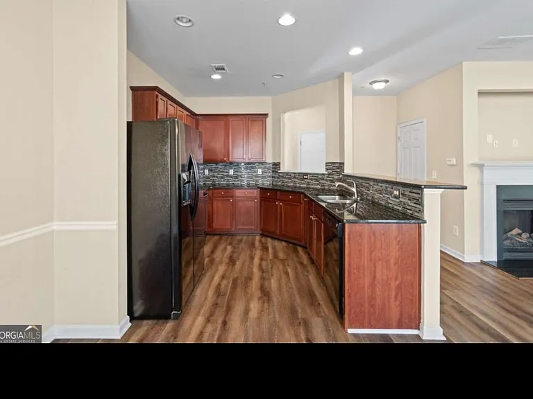 3323 Castleberry Village Cir — Photo 7