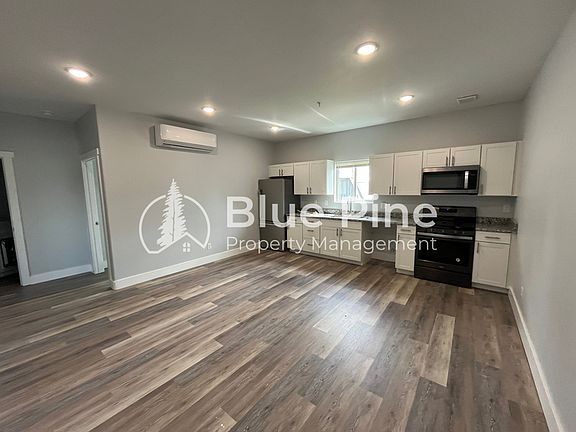 4th image of 1442 E 17th St #2