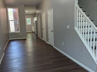 2118 E Hoffman St, Baltimore, MD 21213