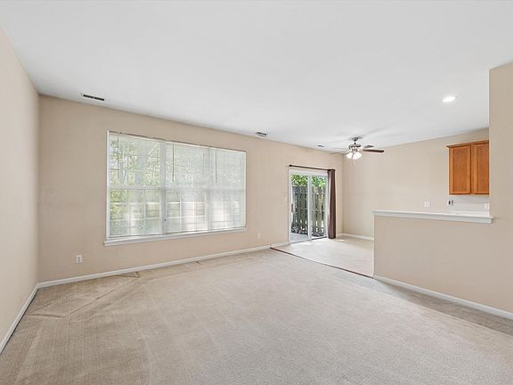 4th image of 1068 Rockwell Ln