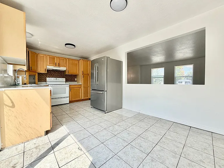 9900 S Darin Dr — Photo 2