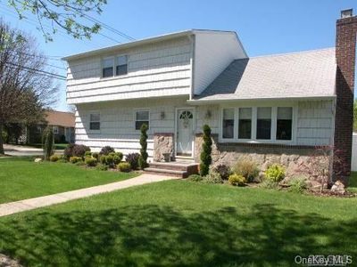 238 Nevada Street, Hicksville, NY, 11801