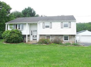 2558 E Cedarville Rd, Pottstown, PA 19465
