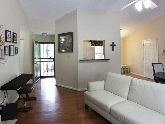 3rd image of 5608 Tennyson Dr