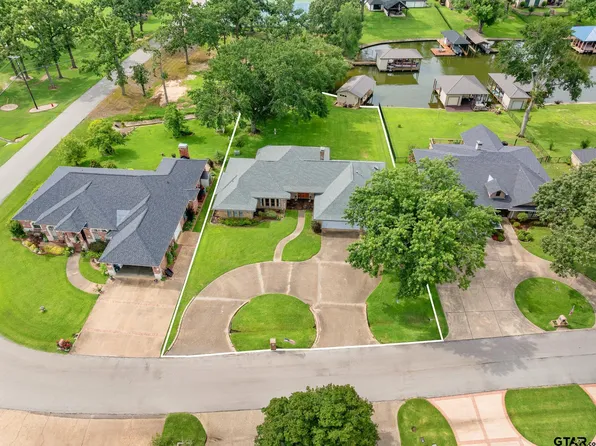 215 S Bay Dr, Bullard, TX 75757