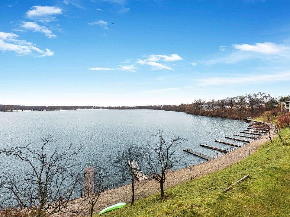 1st image of 851 Cliffs Dr