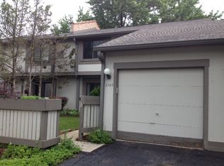 2543 Yarrow Ln, Rolling Meadows, IL 60008