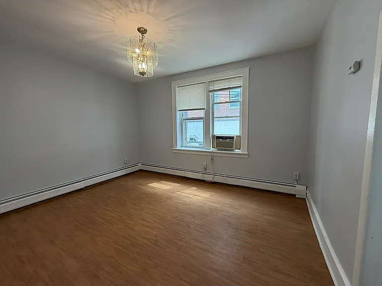 520 37th St #3L — Photo 11