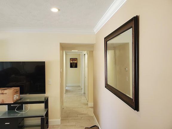 4th image of 2229 Barbara Dr