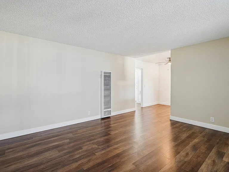 821 E Pine — Photo 40