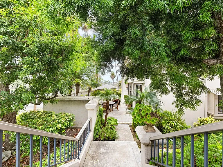 1 Sea Cove Ln — Photo 26