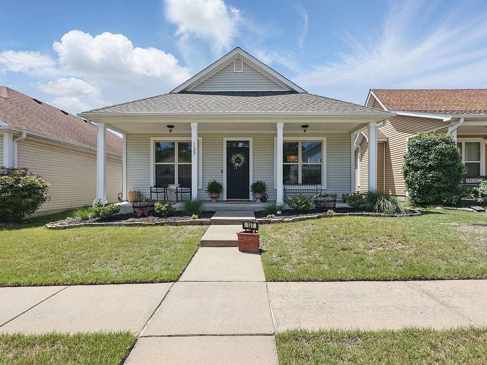 1st image of 137 Prospect Park Dr