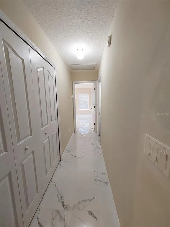 5 bed, 2.0 bath, 2367 sqft, $2,400 — Photo 4