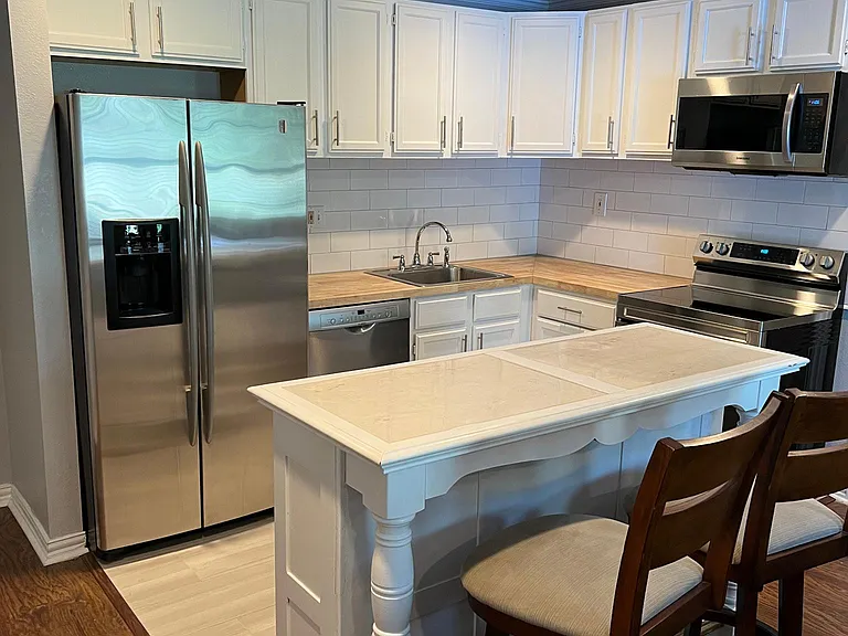 4906 Abbott Ave — Photo 2