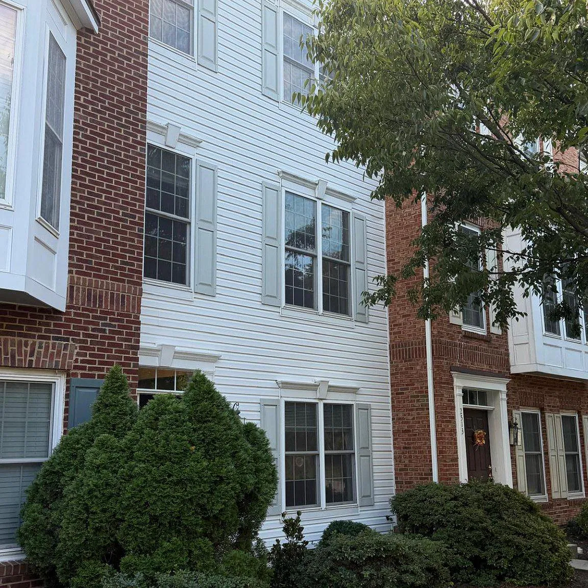 3 bed, 4.0 bath, 1622 sqft, $3,300 — Photo 3
