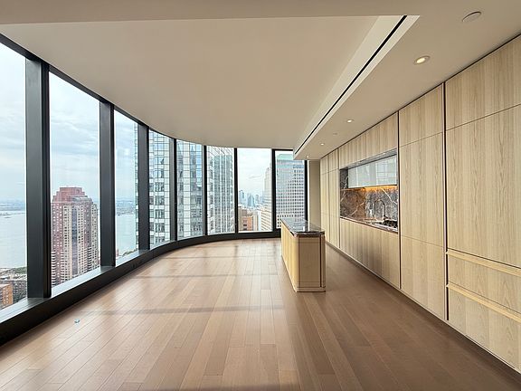 5th image of 125 Greenwich St #51C