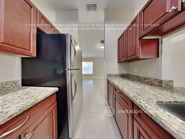 12190 Brisbane Ln — Photo 7