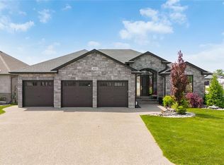 401 Rodriguez Dr, Sarnia, ON N7W0B1