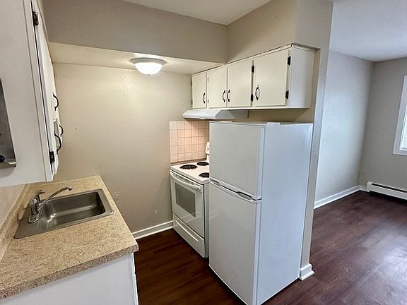 3rd image of 1485 Meadowview Dr APT 5