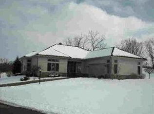 30 Governors Club Dr, Xenia, OH 45385