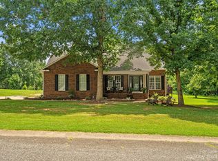 105 Laura Ct, Cherryville, NC 28021