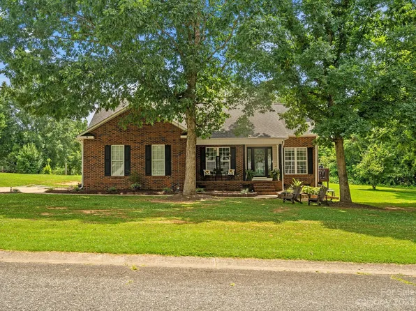 105 Laura Ct, Cherryville, NC 28021