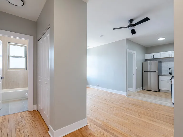 6239 N Western Ave #202 — Photo 10