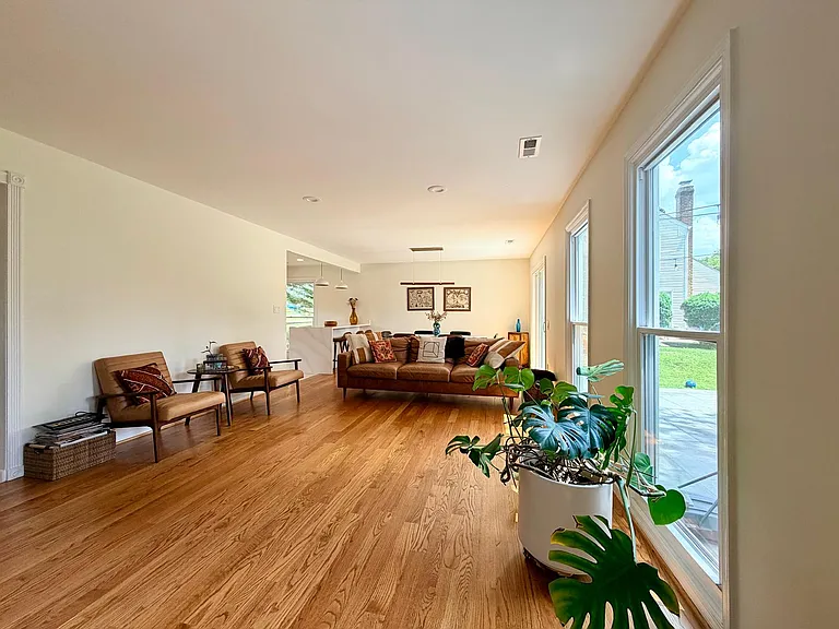 12904 Missionwood Way — Photo 6