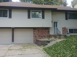 2221 N 142nd Cir, Omaha, NE 68164