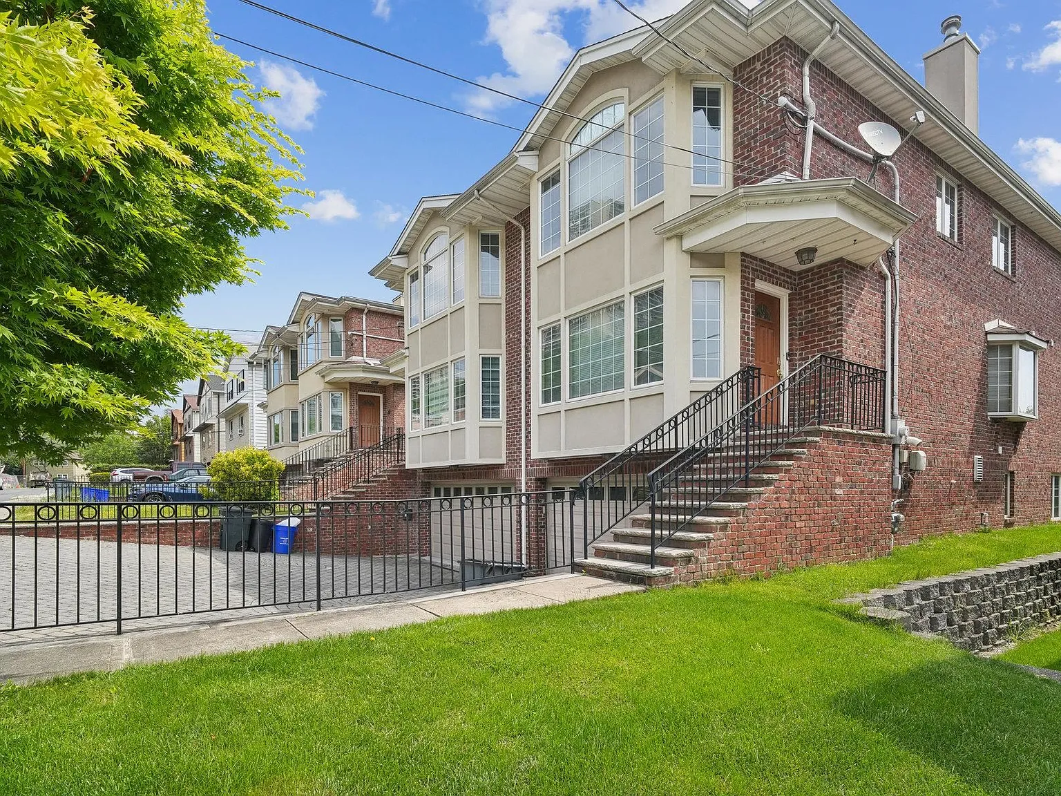 4 bed, 3.5 bath, $6,300 — Photo 1