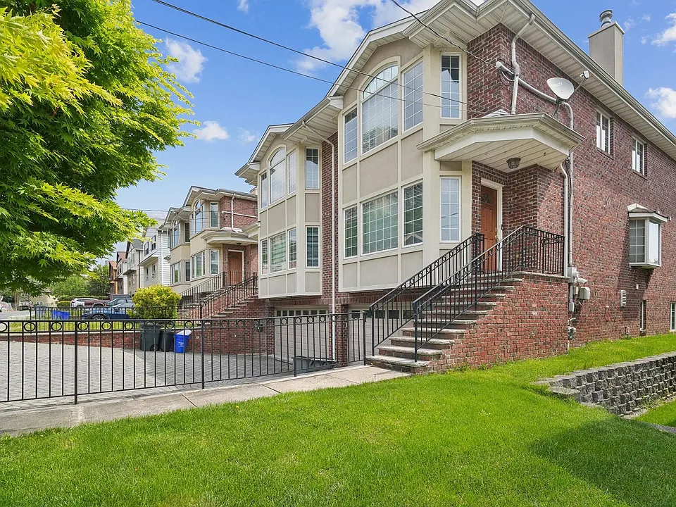 75 Myrtle Ave #1