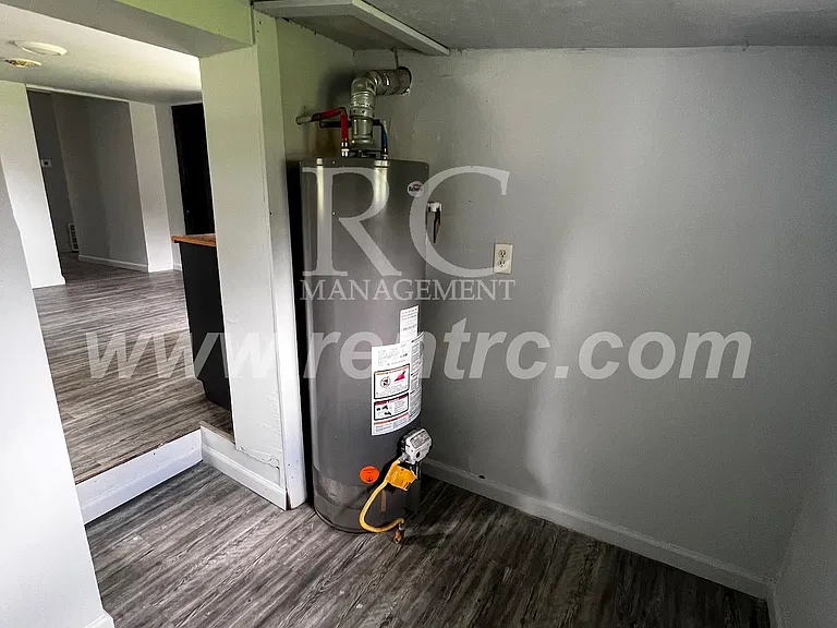 410 W 10th St #W — Photo 10