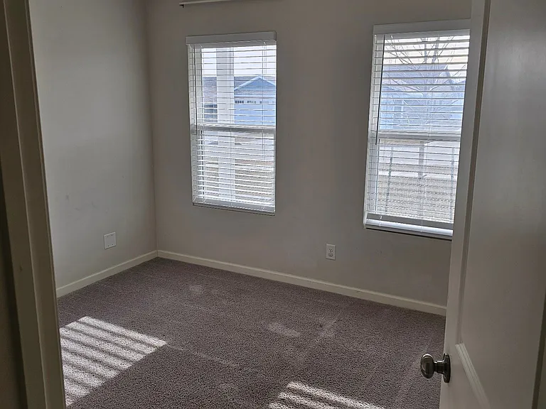 318 Post Oak Dr — Photo 5