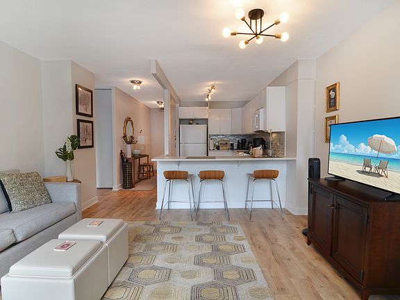 2nd image of 405 N Wabash Ave Unit 609