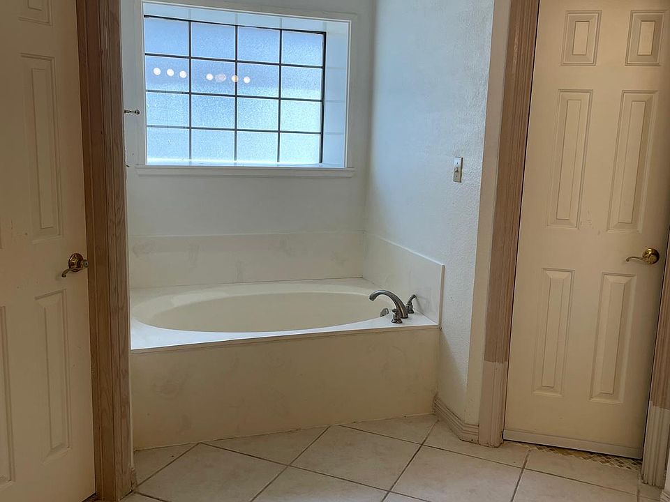 1st image of 508 E Redbud Ave