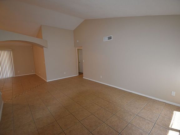 5th image of 3049 E Charleston Ave