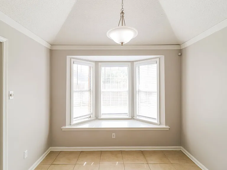 10029 Woodland Grove Dr — Photo 6